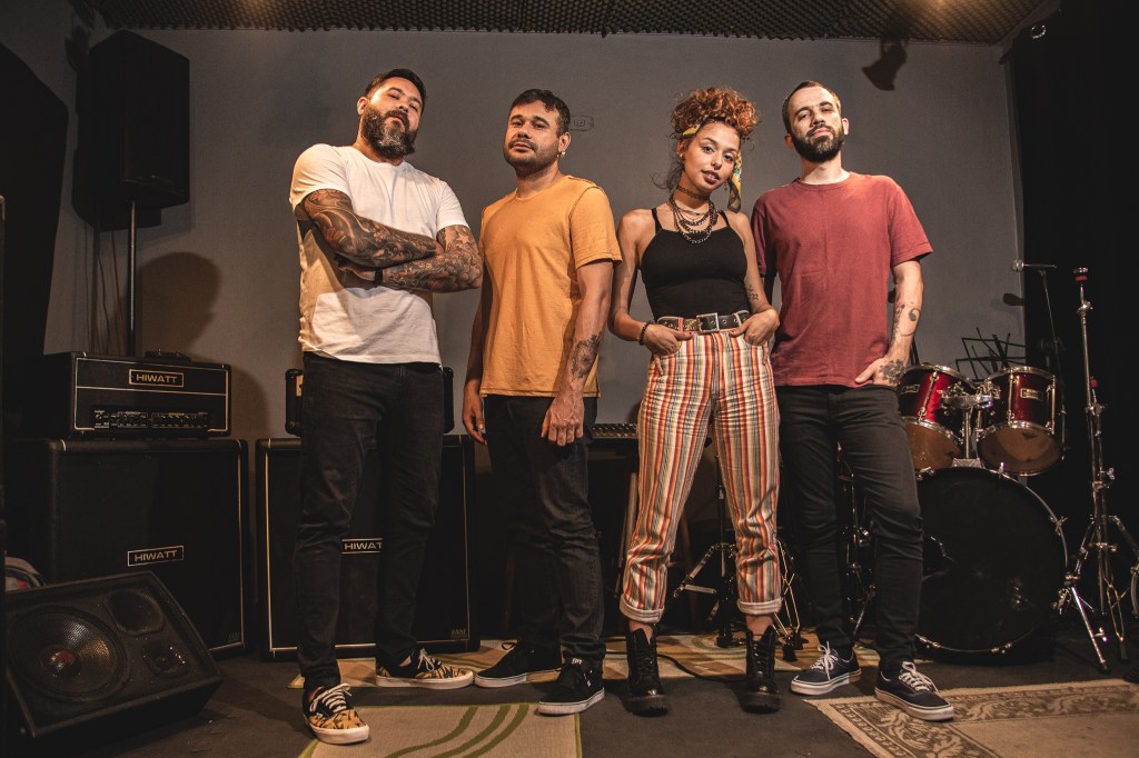 ‘Adicta’ é o novo single da&nbsp;Continue.