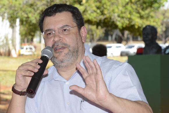 Contra ‘imperialismo’, pimenta defende que esquerda apoie&nbsp;talibã