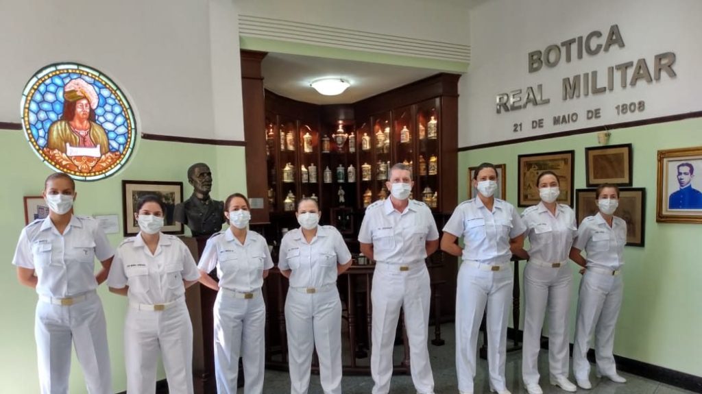 Produção de cloroquina foi substituída por vitaminas no primeiro pico de&nbsp;COVID-19